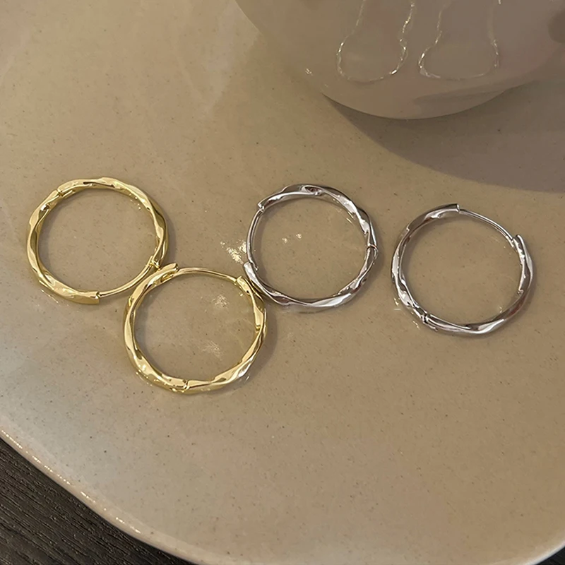 

Серьги-кольца женские круглые из серебра 925 пробы с иглами