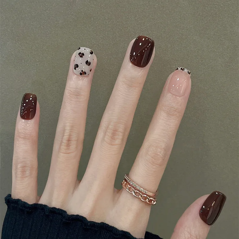 

30pcs Short Coffin Press-On Nails - Milky Spot Design On Burgundy Base Minimalist French Elegance (Multi-Size Fit)