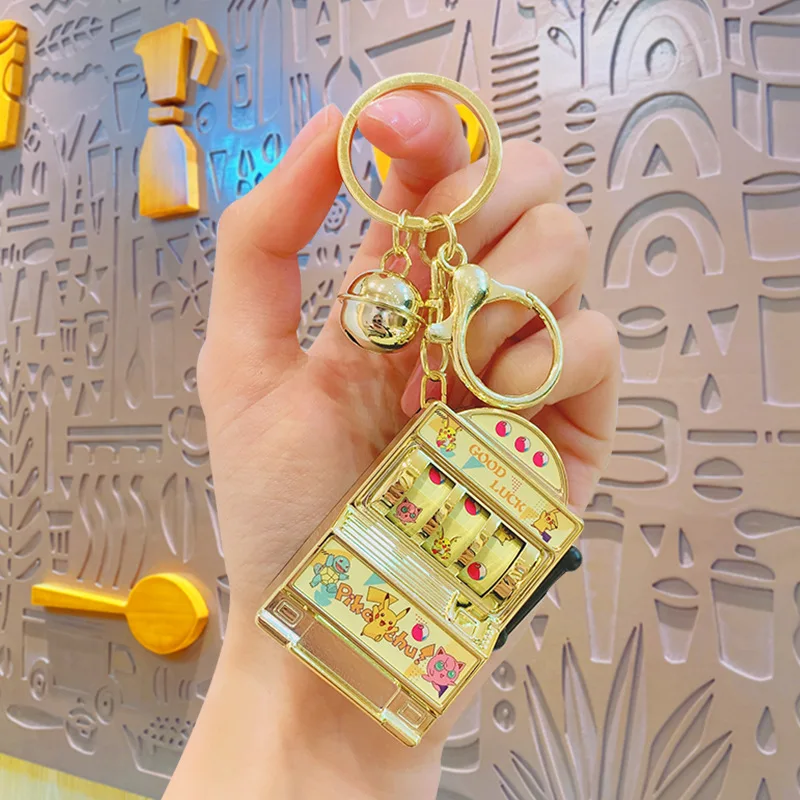 

Мини-фруктовая машина с изображением Покемона Пикачу, брелок с орнаментом в стиле ретро, брелок с автоматом, аниме, брелок с героями мультфильмов, сумка, аксессуары