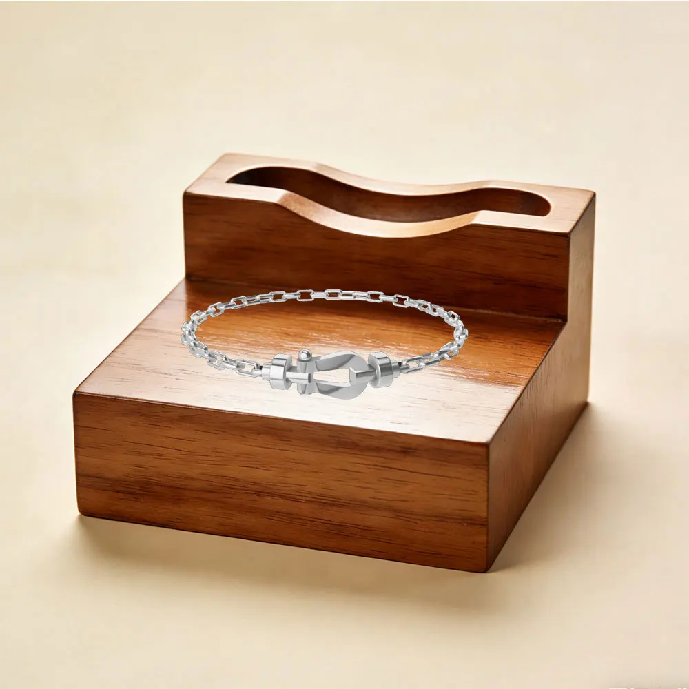 

U-shaped horseshoe clasp bracelet - Available for both men and women to wear
