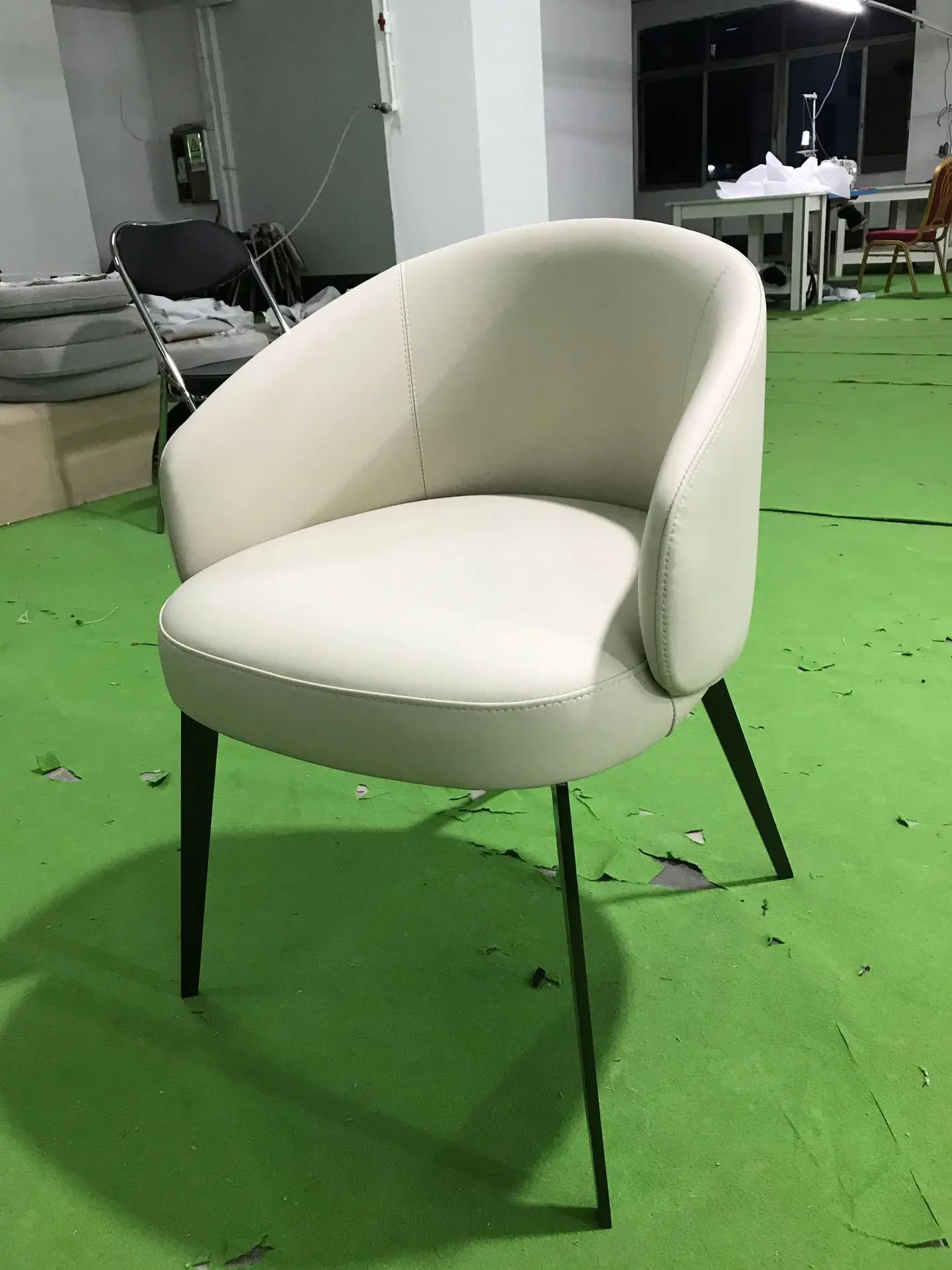 Dongguan manufacturers produce high-end hotel chairs, leather dining chairs, stainless steel feet, modern simple style