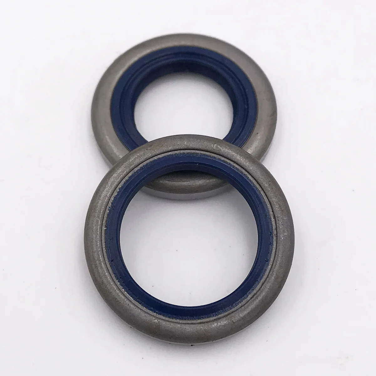 

2x Oil Seals For Husqvarna 40 365 371 357,359,51 55 257 262,254 XP Replacement Oil Seals Chainsaw-Parts For Home Garden Tool