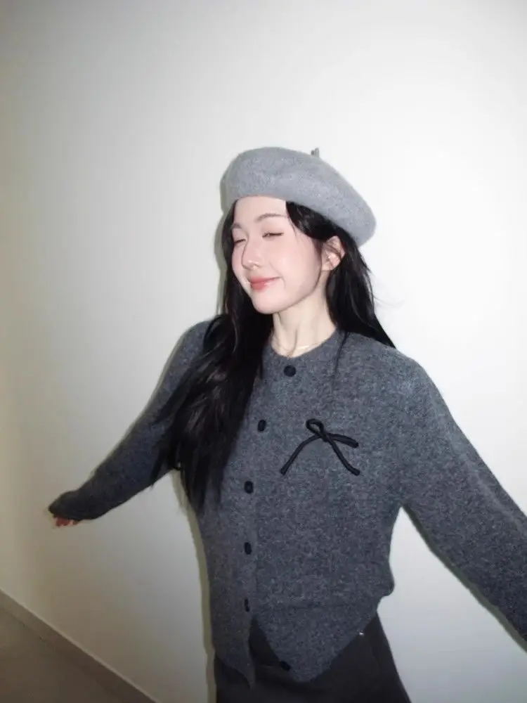 Cárdigan de punto retro para mujer, suéter con lazo tridimensional de atmósfera de invierno 2025