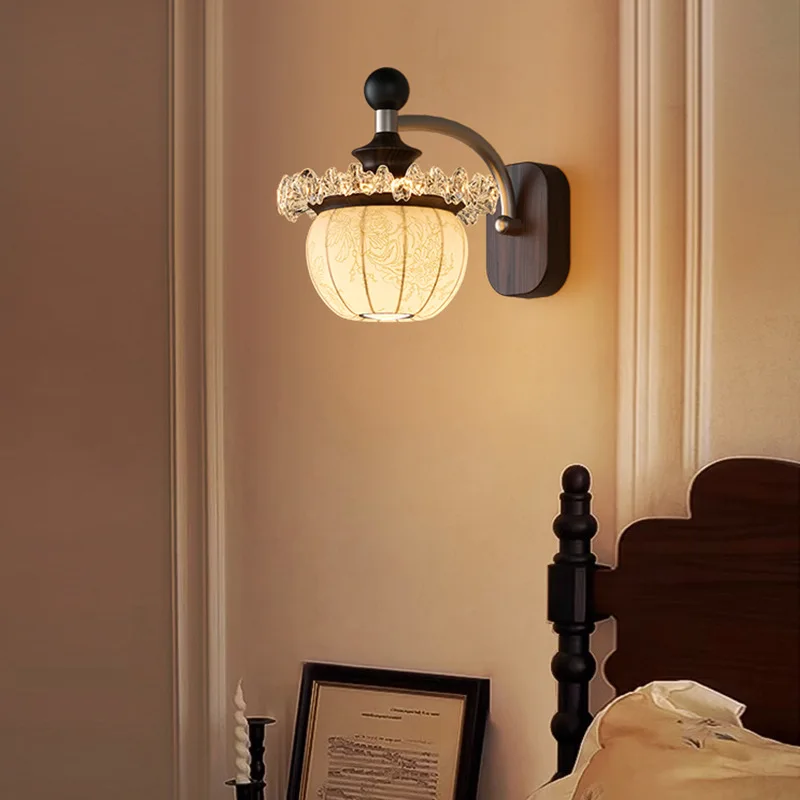 Song Dynasty aesthetic wall lamp French antique style living room background B & B hotel bedroom