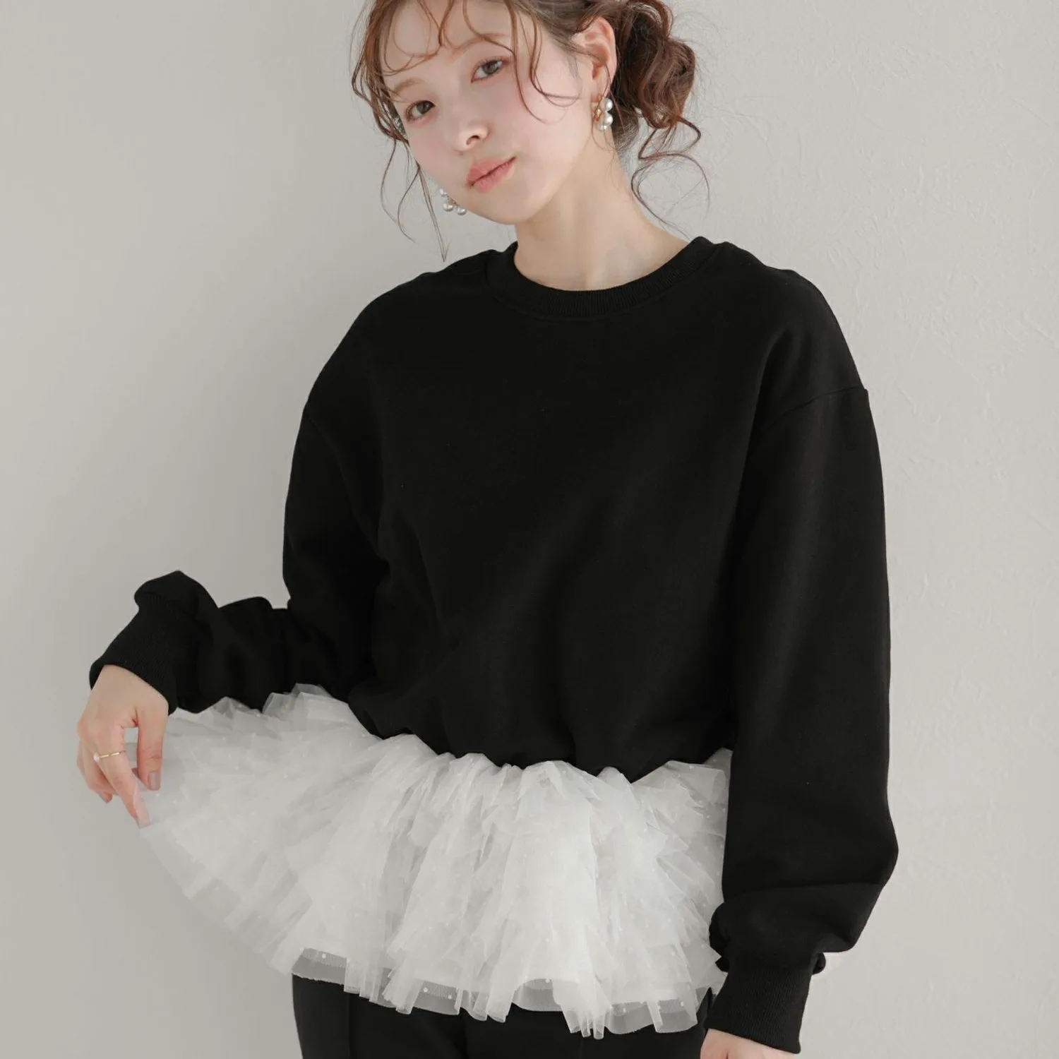 ホワイトレーススプライスルーズレディーススウェットシャツフェイクツーピース春秋ハイエンドスイートスレポリエステル繊維ロングスリーブ...