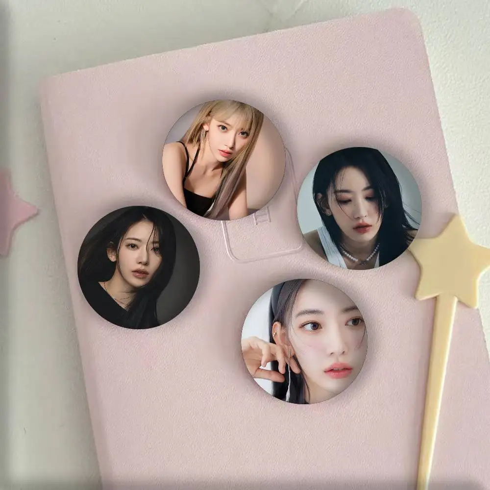 1pc cantor s-sakura emblemas anime redondo laser emblema dos desenhos animados broche roupas mochila acessórios lapela