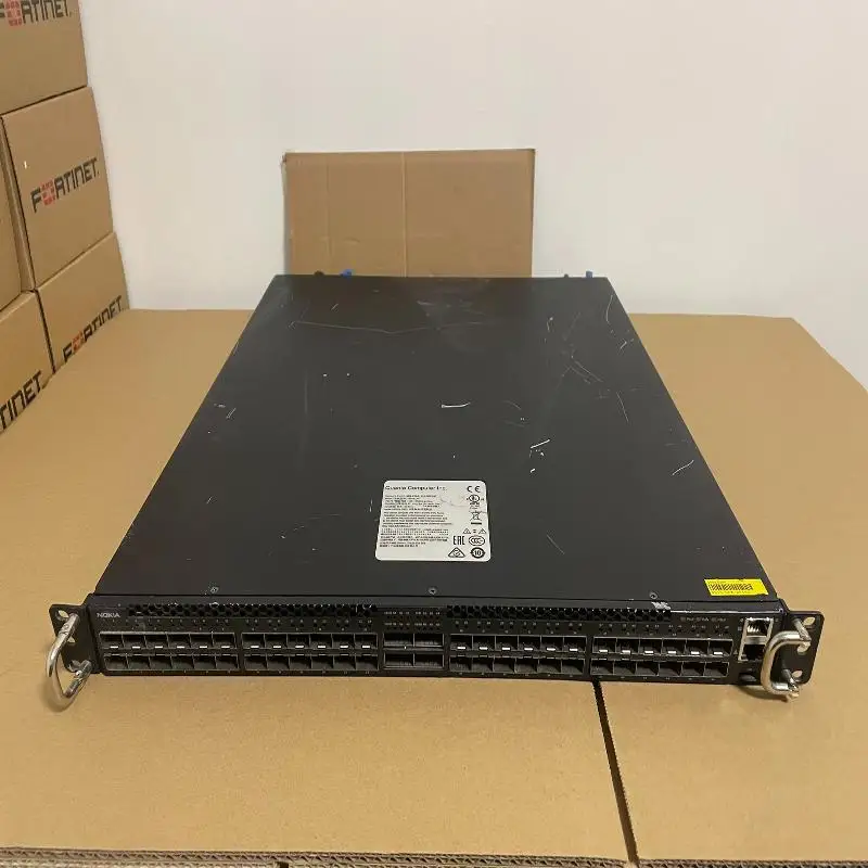 Quanta T3048-LY8 48 portas 10 Gigabit SFP + 4 portas 40G