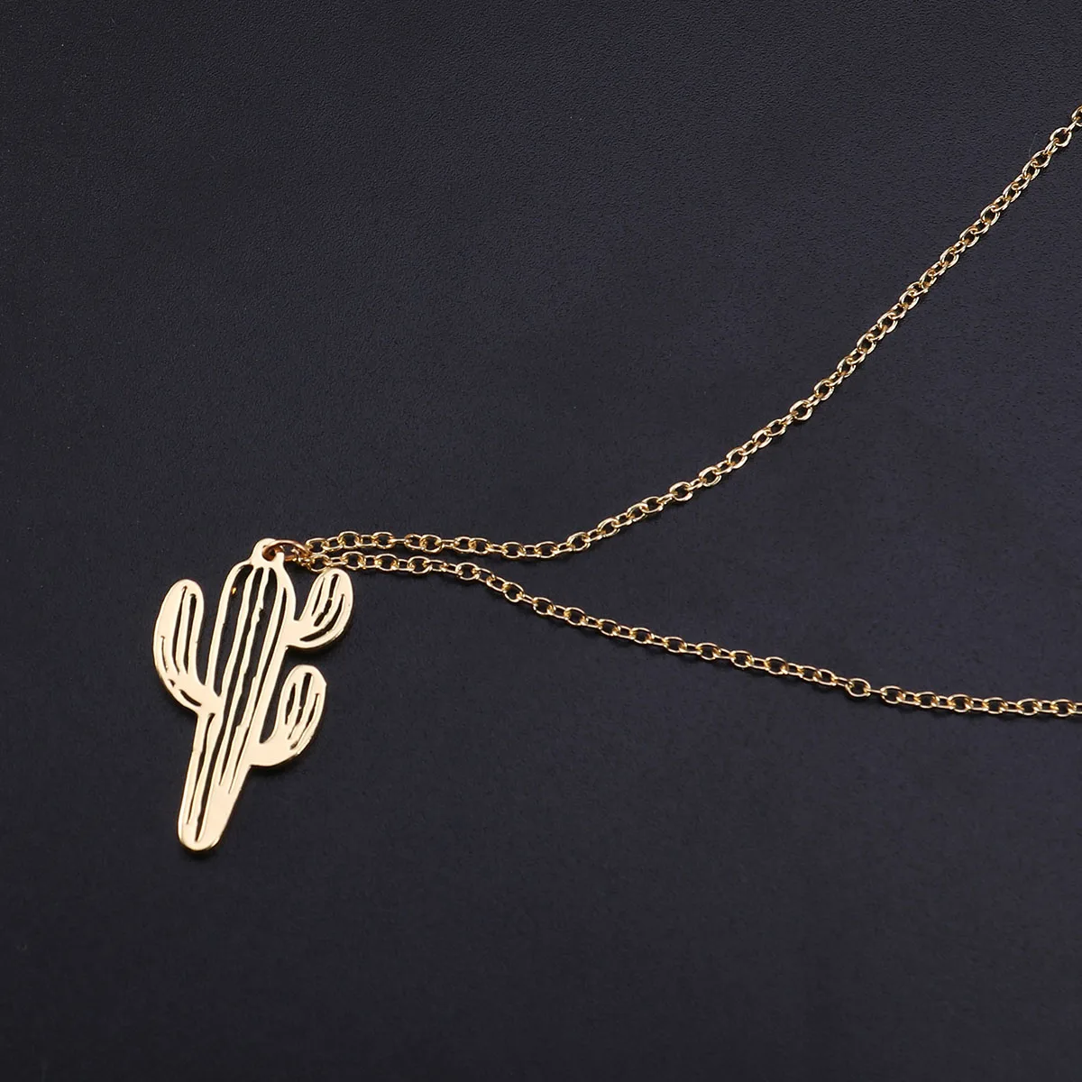 

Cactus Necklace Choker Chain for Women European and American Golden Student Necklaces