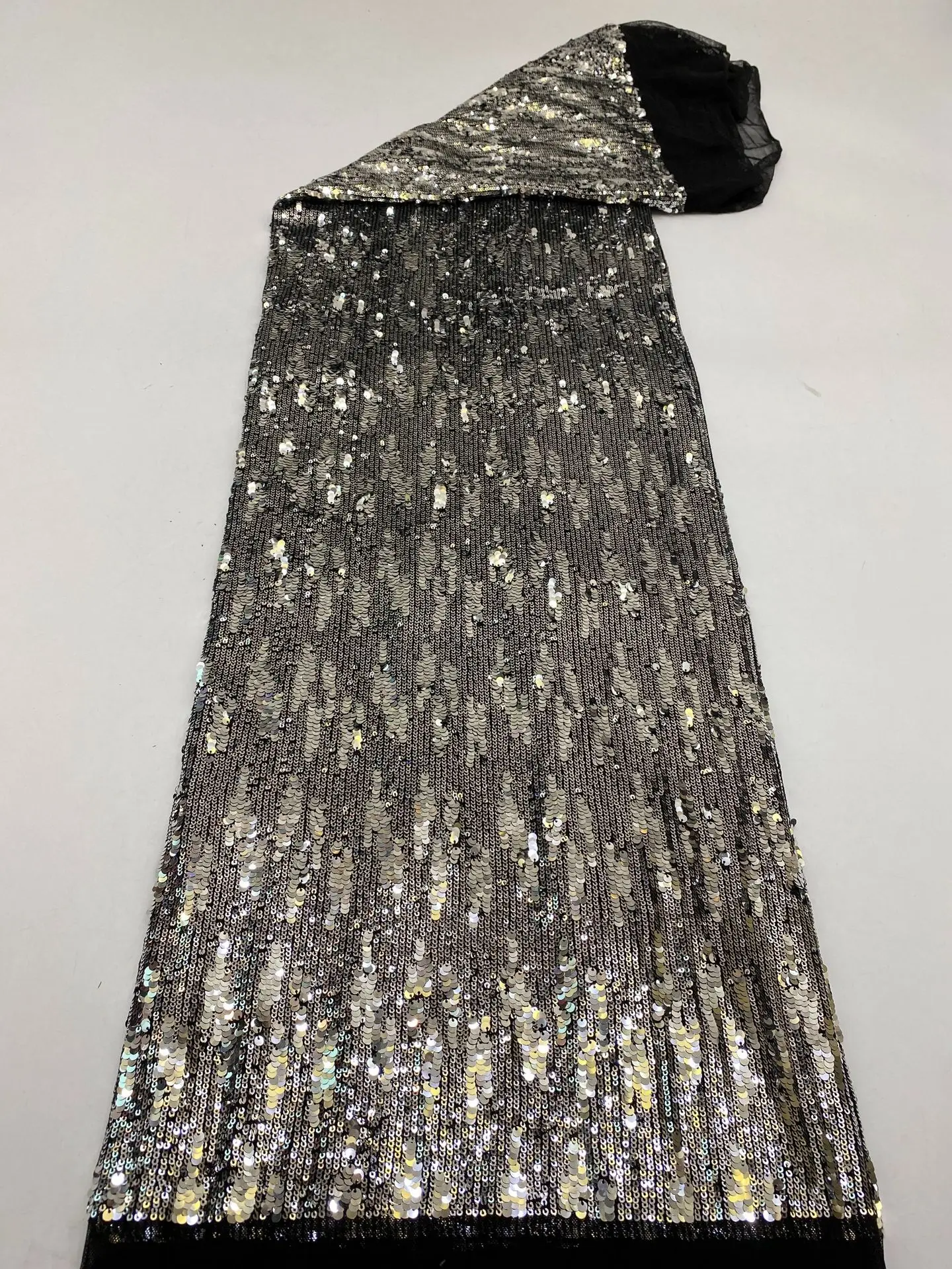 High-end shiny 3+5mm sequin embroidered stretch mesh fabric for party dresses, women's evening gowns, and lace fabric