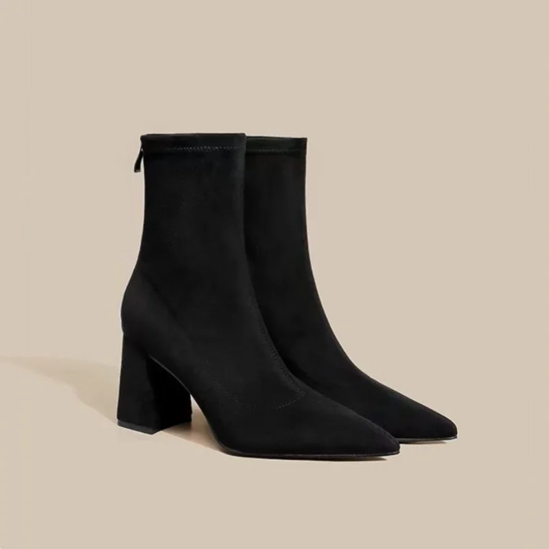 Elegante Winterstiefel in Übergröße mit spitzer Zehenpartie, aus Wildleder, bequem, mit quadratischem Absatz, lässige Arbeitsstiefeletten für Damen, modischer neuer Stil. – Detail 5
