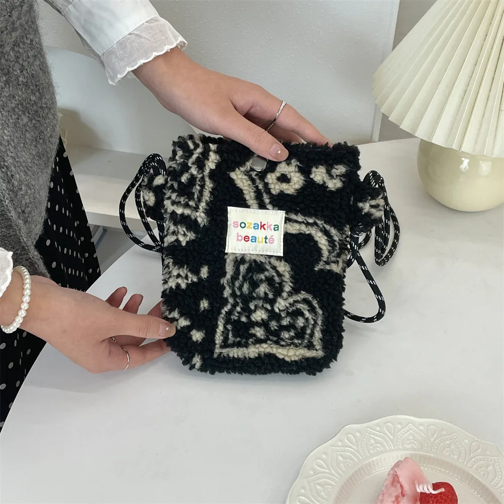 Neue Plüsch-Punkt-Umhängetaschen für Damen, niedliche rosa Umhängetasche, Handtasche, Geldbörsen, tragbare Handytasche – Detail 32