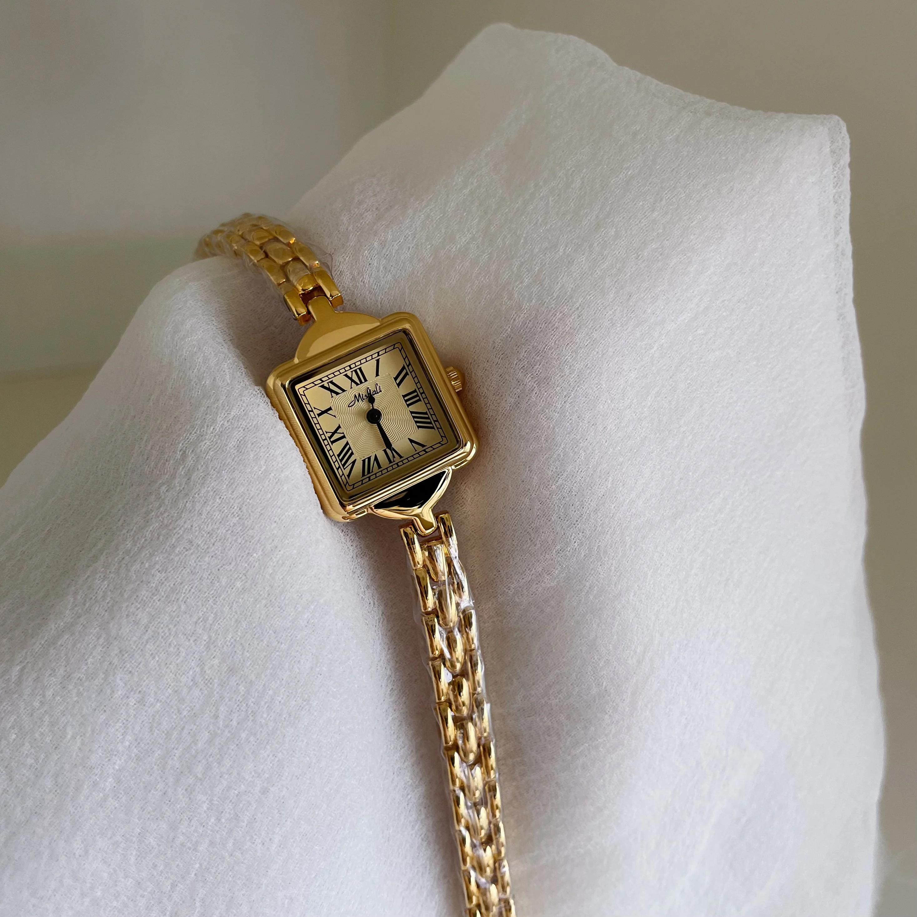 Retro-Style, ExquisitePetite Square-Shaped Thin Strap Women'S WatchBracelet StyleMetal Band2026 ModelProfessional Women'S Watch.