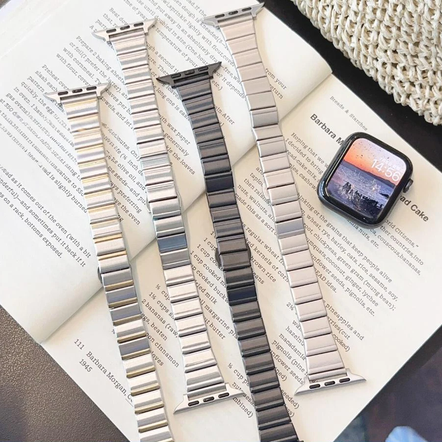 

Classic Metal Bracelet For Apple Watch Band Series 11/10/9/8/7/6/Ultra iWatch Strap 49/46/45/44/42/41/40/38mm Adjustable Elegant
