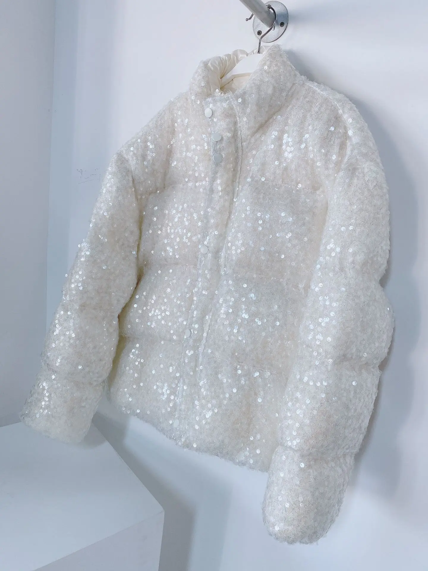 Winter Damen Pailletten Daunenjacke American Casual Fashion Shiny Puff Jacken Stehkragen Applikationen verdicken Mantel