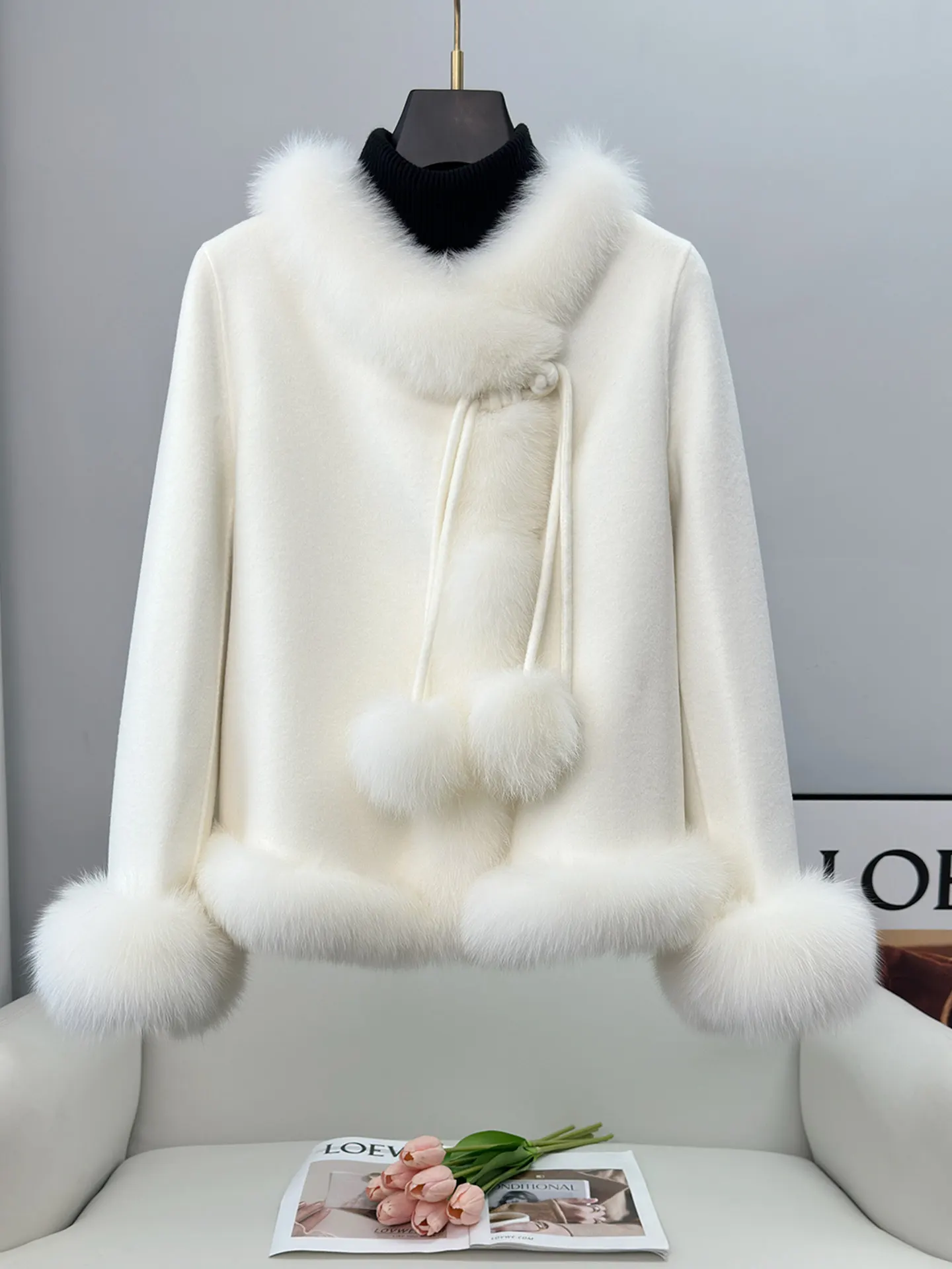 Dwustronny kaszmirowy płaszcz damski typu "Sweet Daughter", krótki fason, nowość na sezon Jesień/Zima 2025, płaszcz z futra lisa i wełny.