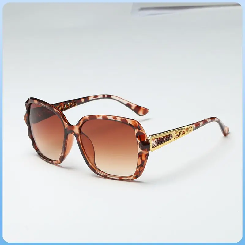 2023 Girl Casual Sunglasses With Diamonds Gradient Color Frameless Various Eyewear UV Protection Woman Practical Party Glasses