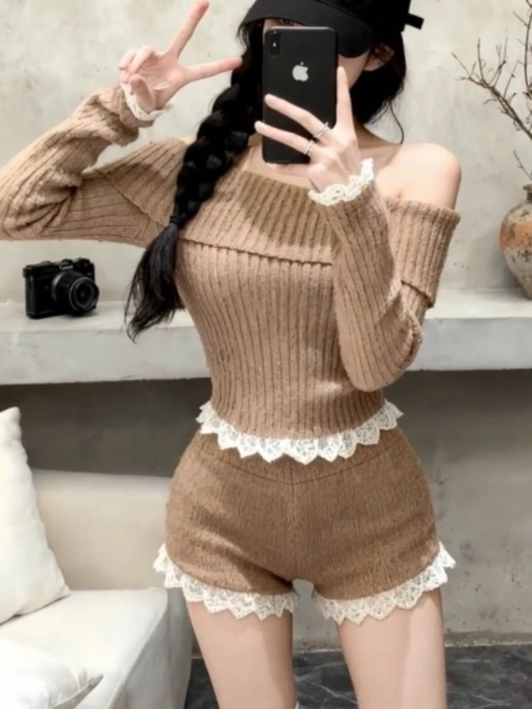 الموضة الفرنسية الحلو شيك قطعتين مجموعة المرأة سليم صالح خارج الكتف الدانتيل تقليم متماسكة أعلى عالية الخصر السراويل لطيف لينة فتاة الزي