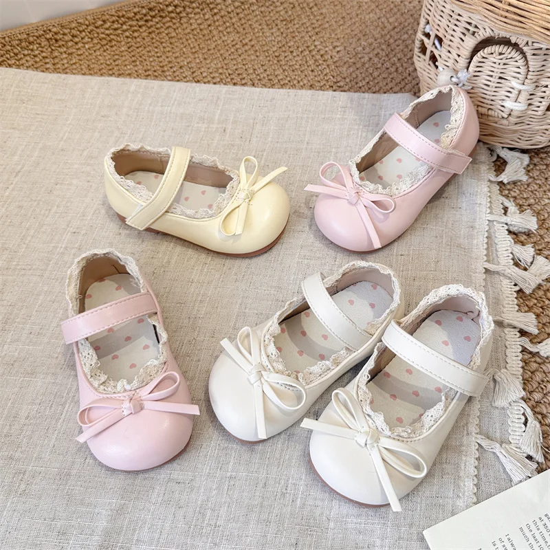 

Baby Girls Ankle Strap Leather Shoes 2025 New Autumn Toddler Ballet Flats with Lace Bow Soft Sole Chic Princess Kids Party Shoes