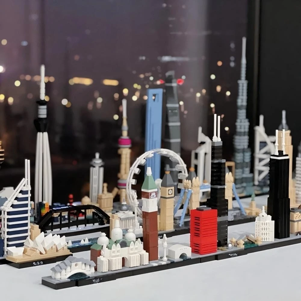Thirteen Sets of City Models 21043 21026 Building Blocks Sets Suitable for Birthday Gifts Not Compatible with Legoed Particles.