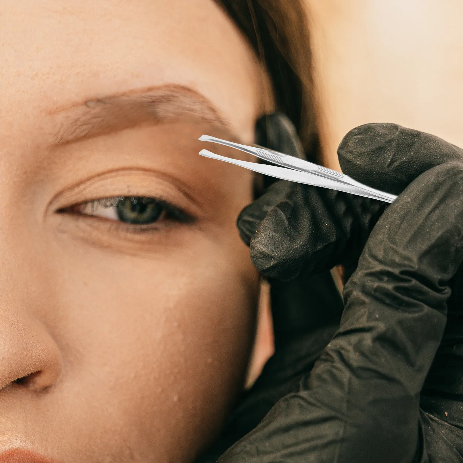 24-teilige Augenbrauenpinzette aus Edelstahl mit Präzisionspitze für mühelose Haarentfernung, tragbares Design, ideal für Reise-Make-up-Werkzeug