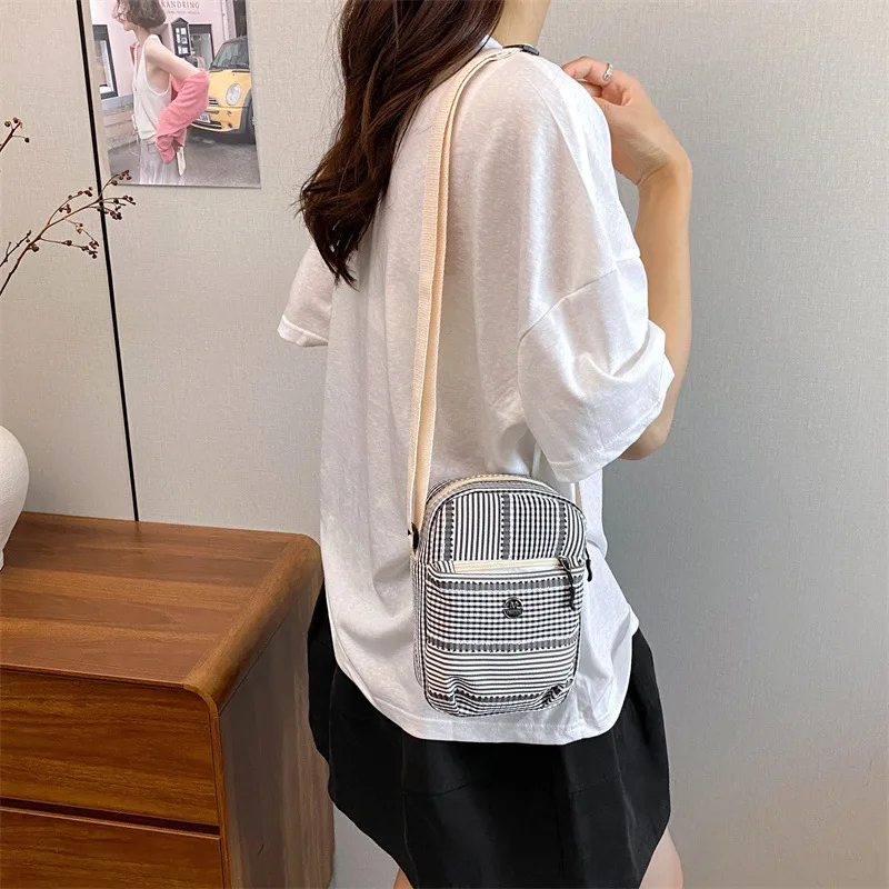 Plaid Nylon Crossbody Bag for Women Casual Shoulder Bag for Daily Commute Travel Multifunctional Ladies Crossbody Change Bag