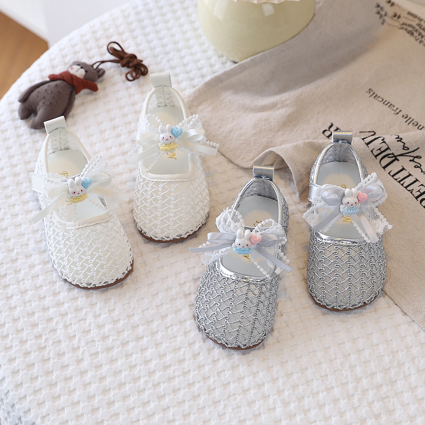 Girls Mesh Sandals Cut-outs Bow-knot with Cartoon Rabbit Cute Kids Summer Shoes Hollow Breathable Soft Princess Sweet Silver New