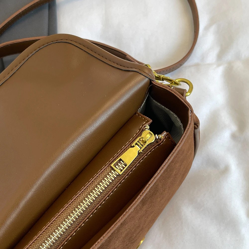 

Crossbody Bag Leather Shoulder Bag for Women Crescent Vintage Messenger Purse for Work Travel