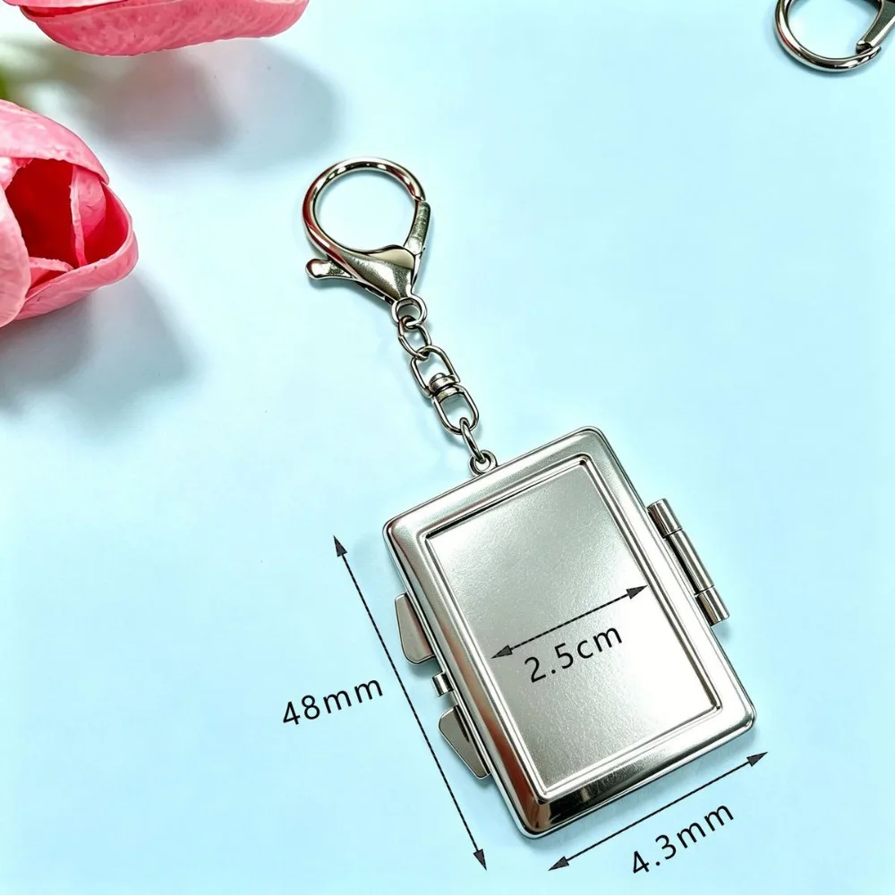 Großhandel Benutzerdefiniertes Logo Name Metall-Spiegel Schlüsselanhänger Tragbare Make-up-Fototasche Personalisierung Herz Quadrat Charm Geschenk – Detail 8