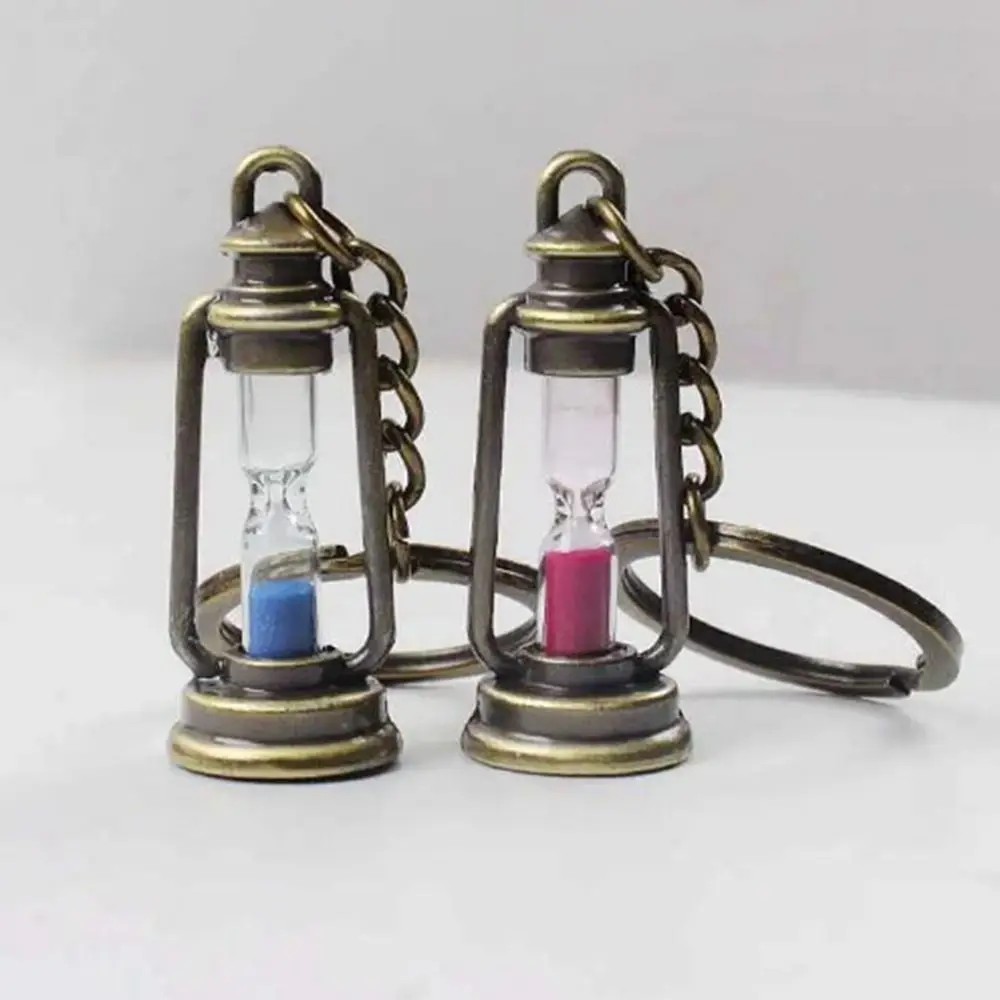 Nostalgic Metal Hourglass Keychain Retro Metal Craft Kerosene Lamp Hourglass Lightweight Car Hourglass Pendant Children's Gift