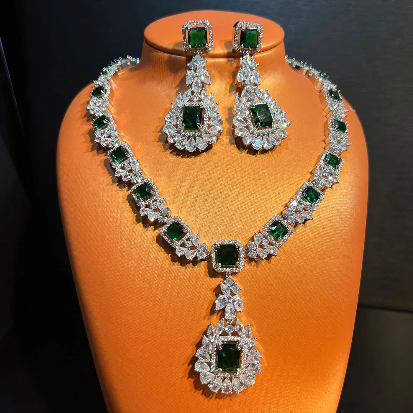 

Women's Floral Zircon Jewelry Set Colorful Gem Necklace And Earrings New Fashion Accessory for Women