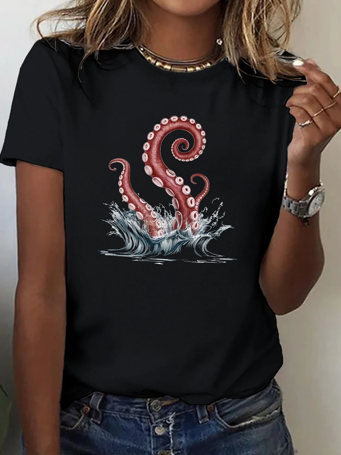 

Women's Comfy T-Shirt with Unique Octopus Print - Casual Round Neck, Short Sleeve Top