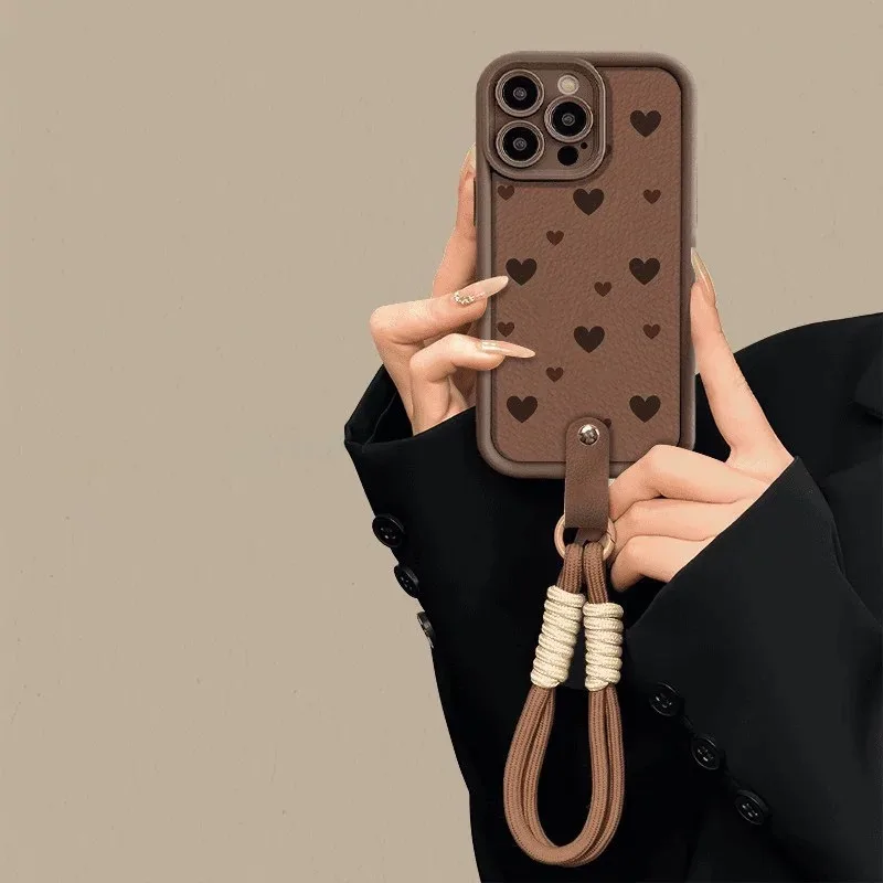 Чехол для телефона с милым узором Love Heart Pattern Wrsit Strap для iPhone 16, 15, 14, 13, 12, 11, 17 Pro Max 16E XS X XR 7, 8 Plus, силиконовый мягкий чехол