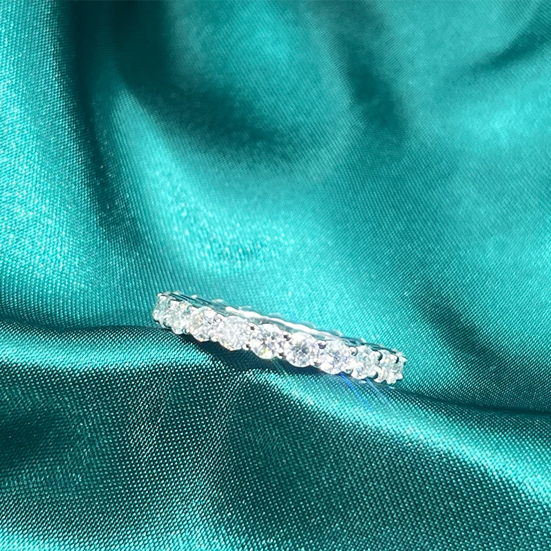 Full Moissanite Ring For Women Sparkling Wedding Party S925 Sterling Silver Plated 18K Jewelry Classic Rings D Color  VVS1 GRA