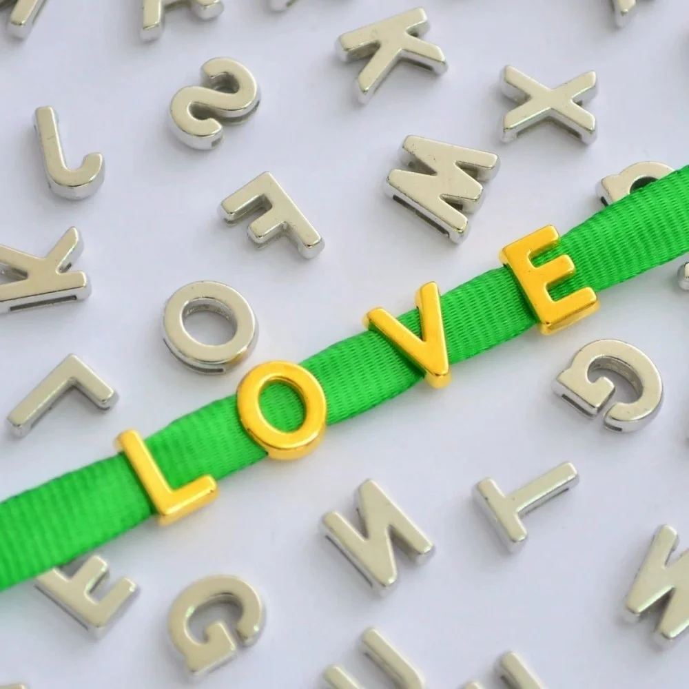 100/200 Stück A-Z Alphabet-Buchstabenperlen für die Schmuckherstellung, Armbänder, Halsketten, Schlüsselanhänger, Schnürsenkel, Basteln, Partyschmuck – Detail 8