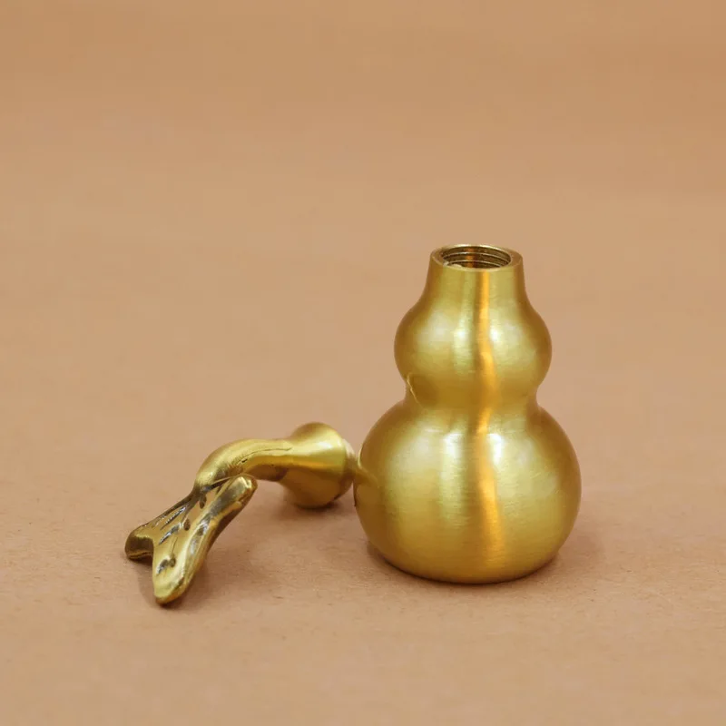 Glossy Brass With Leaves, A Copper Gourd Ornament That Can Be Twisted Open, A Traditional Chinese-Style Desktop Decoration