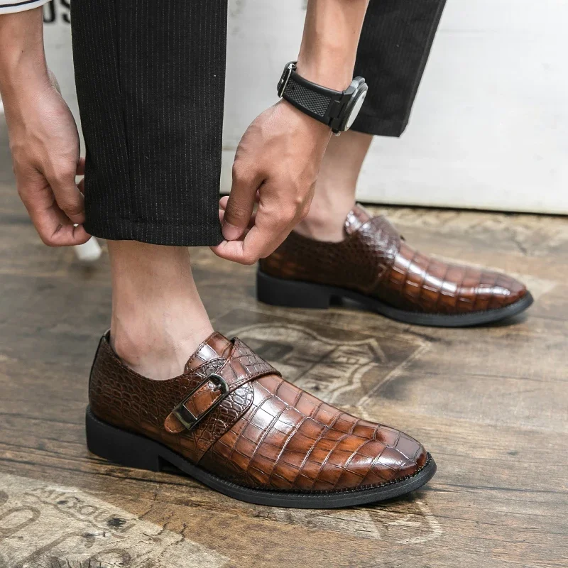 New Loafers Men Crocodile Pattern Buckle Monk Shoes Breathable Shoes for Men Zapatos De Hombre Men Shoes