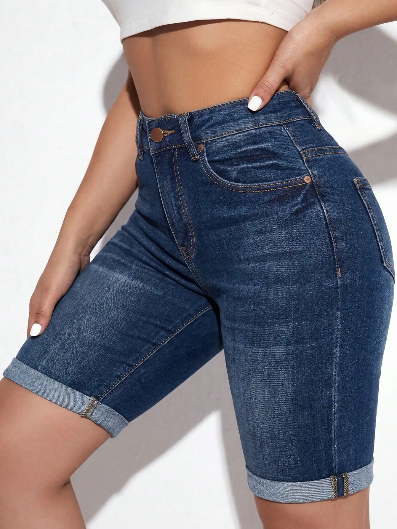Casual Women's Denim Bermuda Shorts with Mid-rise and Medium Stretch for Everyday Wear