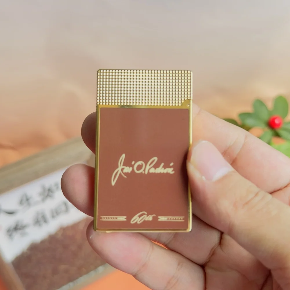 

Зажигалка люксового бренда, кухонный воспламенитель. Количество ограниченной серии 60-летия, включает набор расходных материалов.