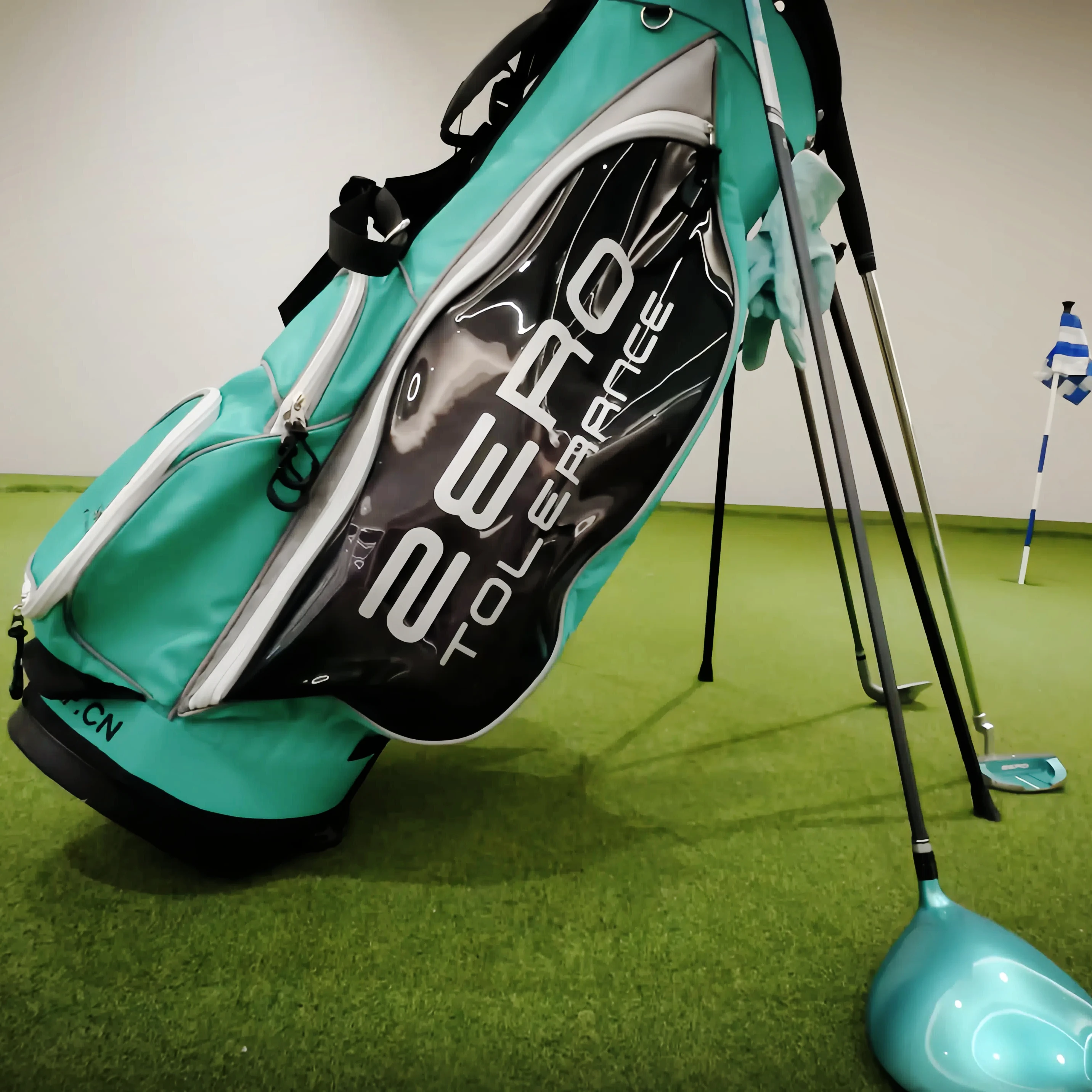 

Customized Patterned Colorful PVC Golf Bag Size Options Personalized Accessories Complete Golf Club Set for Kids/Children/Youth