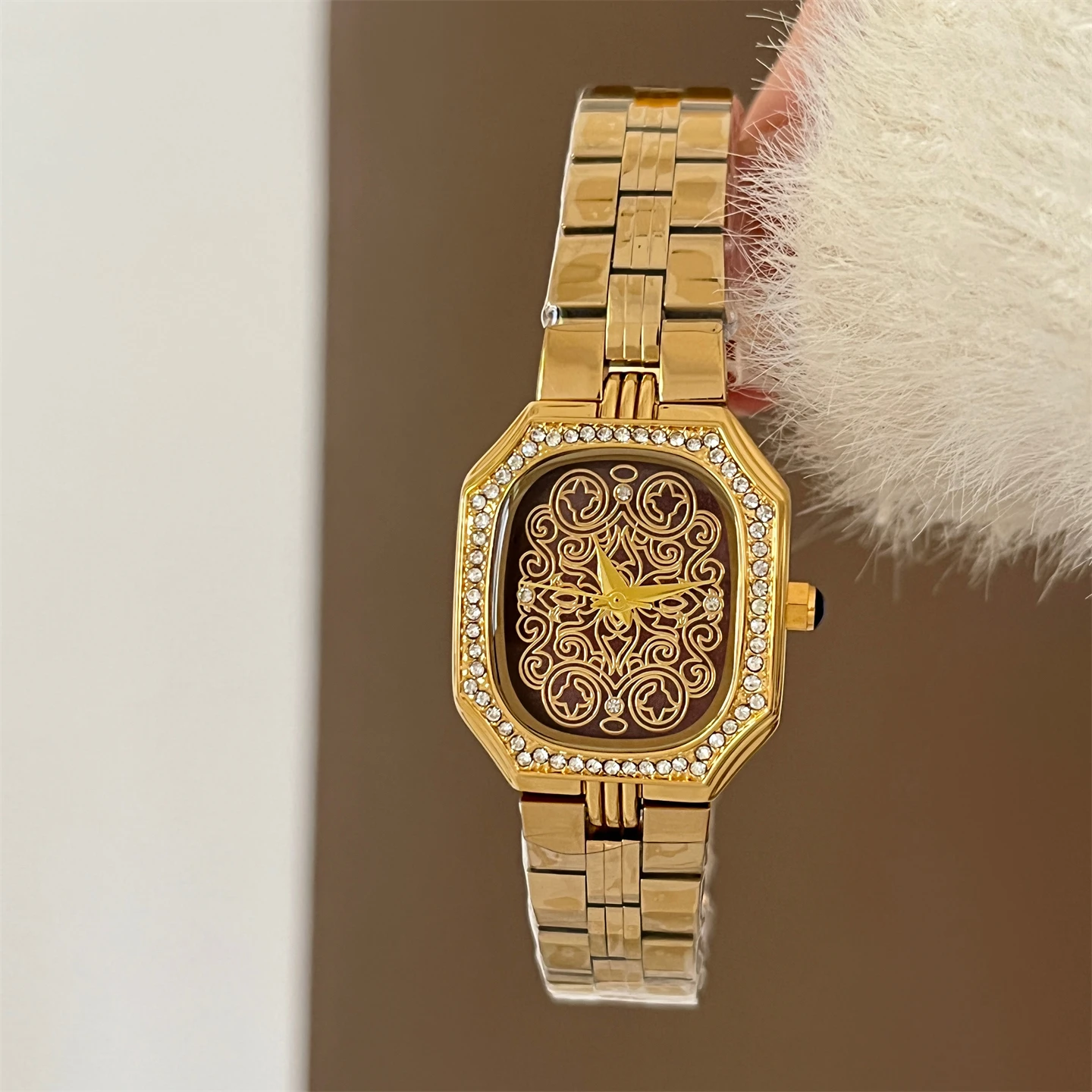 

Elegant Women'S Wristwatch, Vintage-Style Scrollwork Watch, Sophisticated And Versatile Timepiece, Perfect As A Women'S Gift.