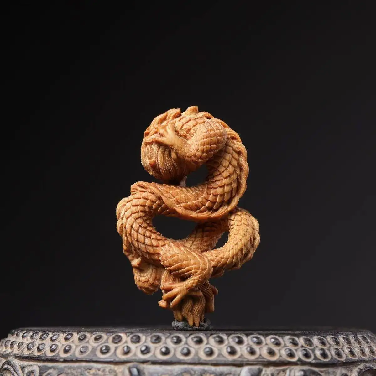 Natural Cliff Cypress Wood Carving Hollowed out Zodiac Dragon Statue Handle Piece Hanging Decoration Modern Exquisite Crafts