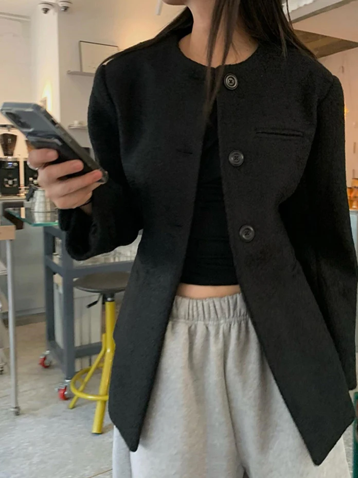 เสื้อโค้ทขนสัตว์ผู้หญิง ทรงกลม กระดุมเดี่ยว สำหรับฤดูใบไม้ร่วงและฤดูหนาว สไตล์เกาหลี ใหม่ ดีไซน์เรียบหรู ทรงเข้ารูป ให้ความรู้สึกหรูหรา