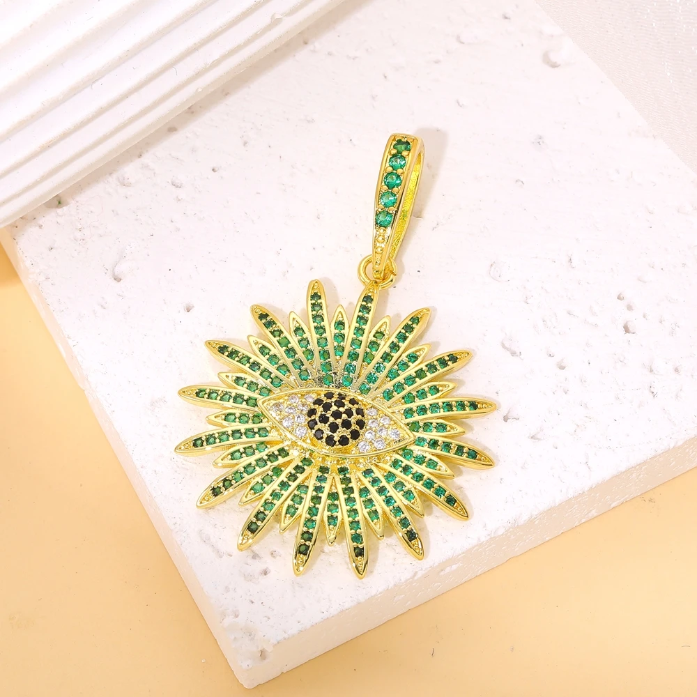 Juya 18K vergoldete Luxus-Anhänger mit Regenbogen-Zirkonia, Stern, Libelle, Baum des Lebens, Biene, Liebesherz, rundem griechischem Bösen-Auge-Charm – Detail 18