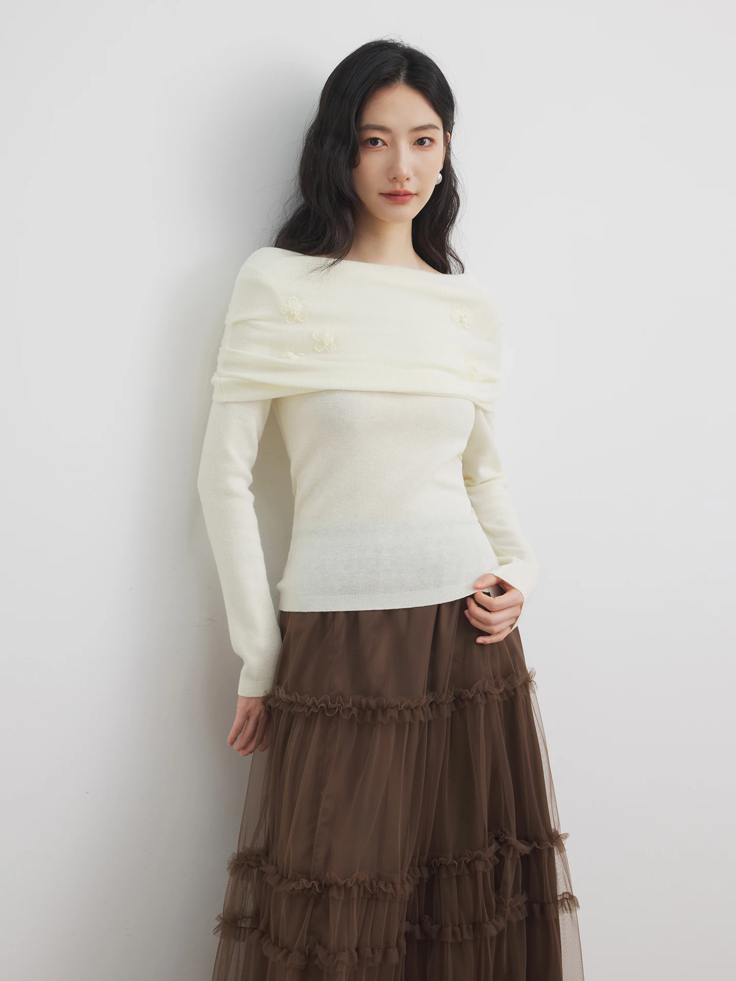 

Annata Beige One-oulder Long Sve Knitted Sweater One-Neline Ultra Soft Wool Blend Warm Fing Women's Faion