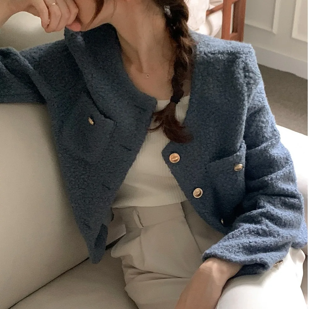 Cleanfit Style Short Woolen Coat Single Button Female Fashion Simple Design Polyester Fiber round Neckline Regular Thickness
