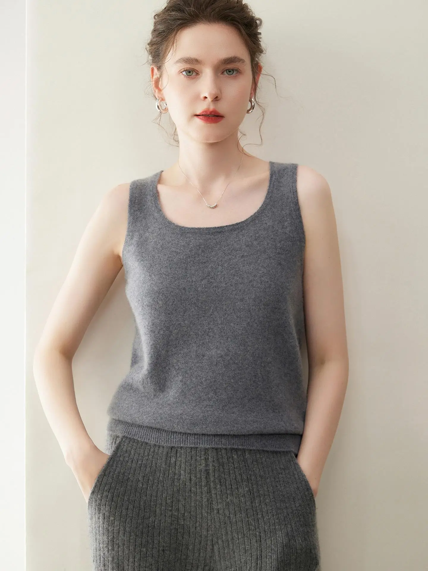 

Autumn Winter New Sle Women's Pure Camere Tank Top Knitted Svel round Ne Vest Faionable Base Layer Top