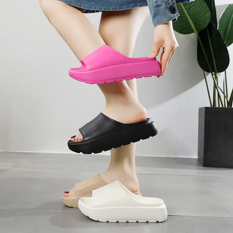 2024 Summer New Women Slippers Couple Beach Slippers Soft EVA Thick Sole Slides Shoes Platform Flat Heel Slippers Casual Sandals