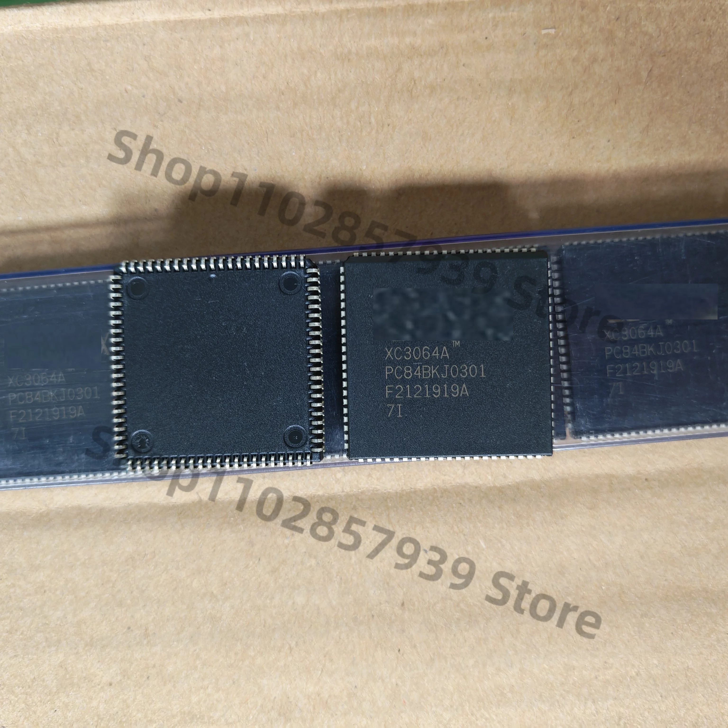 

1pcs/lot XC3064A 7PC84I XC3064A-7PC84I PLCC Original spot free shipping