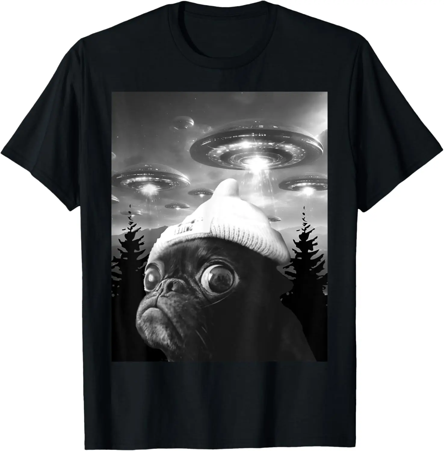 Cute Scared Pug Funny Dog Selfie With UFO T-Shirt