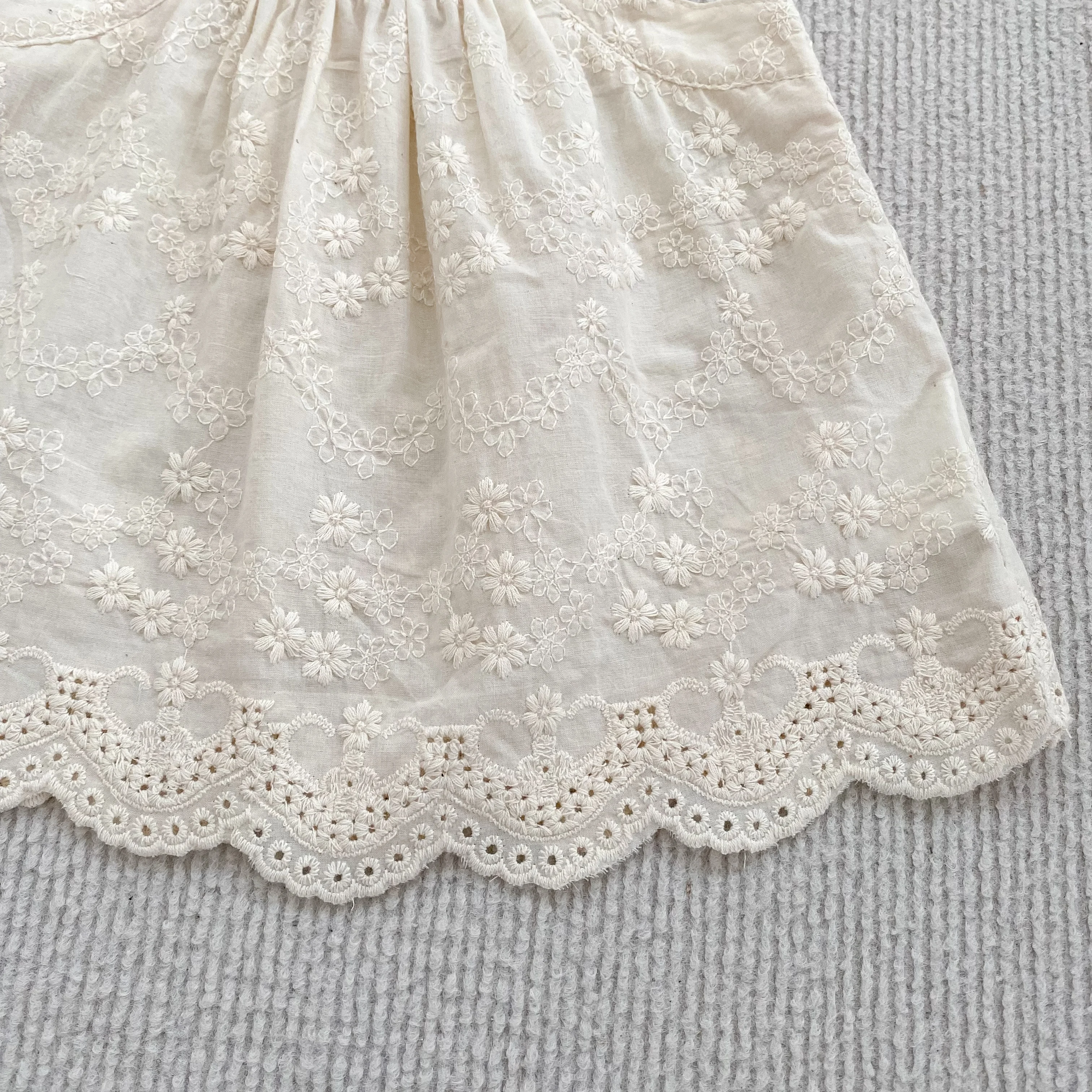 2026 Sommer-Träger-Set für Kinder 0-24M: Besticktes Gitter-Träger-Top + Shorts, Zweiteiliges Süßes Baby-Mädchen-Kleidungsset, Babykleidung – Detail 17